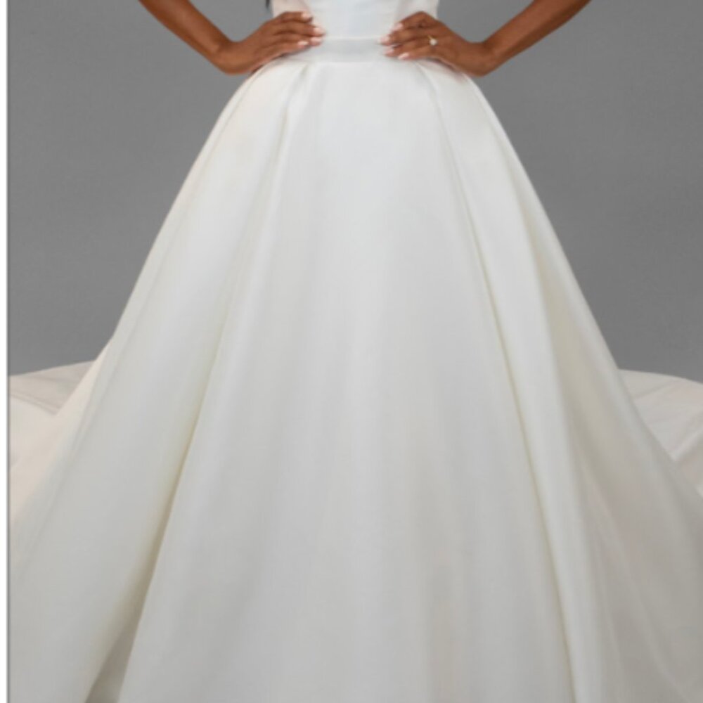 Martina Liana, Ivory, Mikado Overskirt